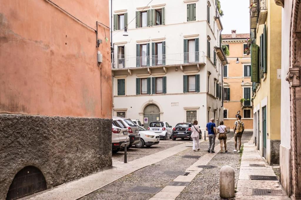 Residenza Angels @Piazzadelleerbe Apartment Verona Exterior photo