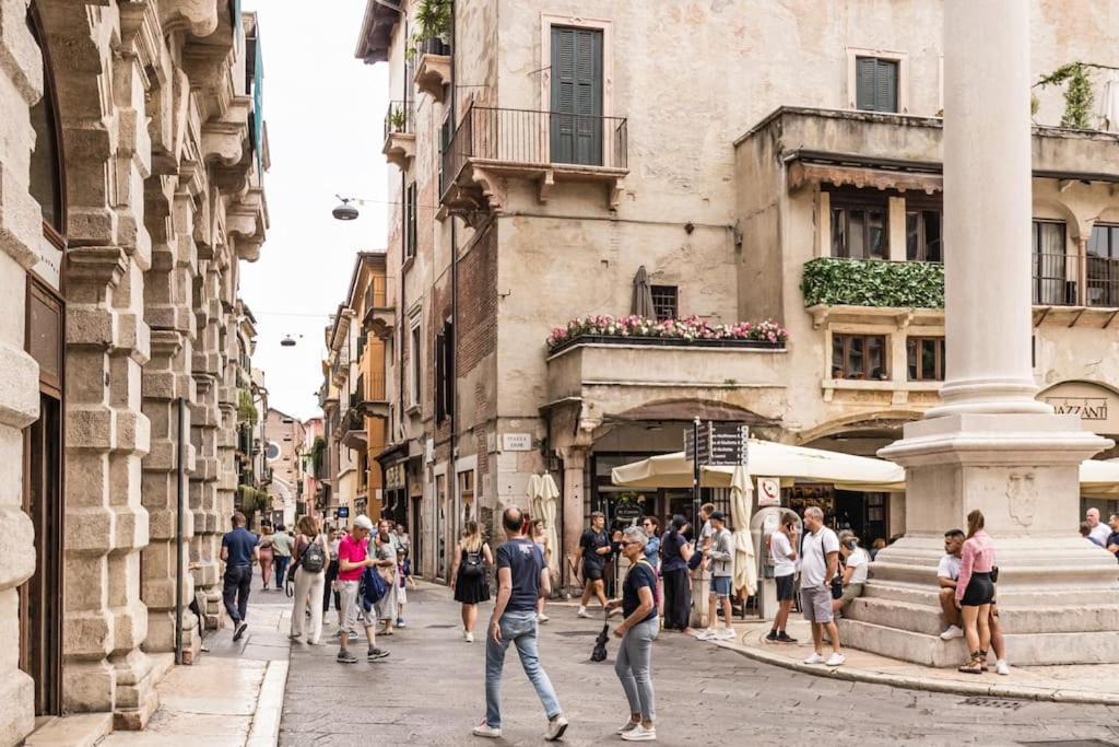 Residenza Angels @Piazzadelleerbe Apartment Verona Exterior photo