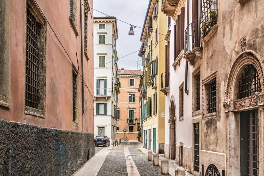 Residenza Angels @Piazzadelleerbe Apartment Verona Exterior photo